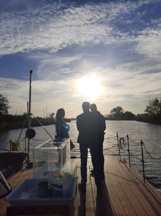 Auf Wasser-Entdeckungstour (Foto: Naturpark-Archiv)