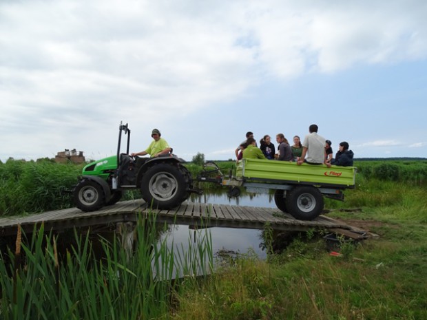 Überfahrhilfe repariert - Auftrag erfüllt (Foto: Naturparkarchiv)