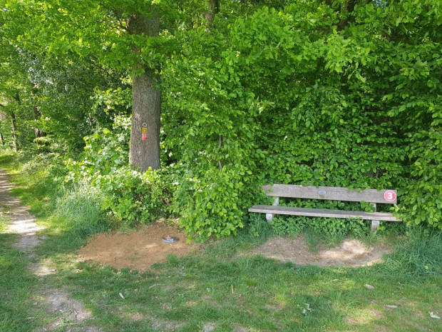 Bierhöhle 3 am Streifzug Nr. 17; - Wastl Roth-Seefrid, Wegemanagement Bergisches Wanderland- Naturpark Bergisches Land