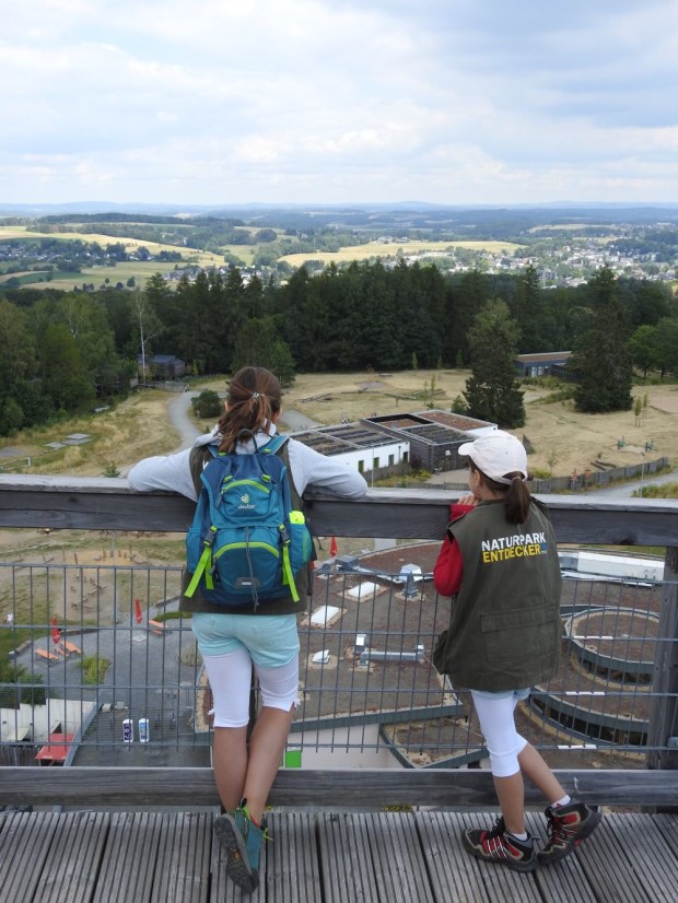 Eine tolle Aussicht über den Naturpark Bergisches Land konnten die Schüler*innen genießen (Bild: Naturpark Bergisches Land)