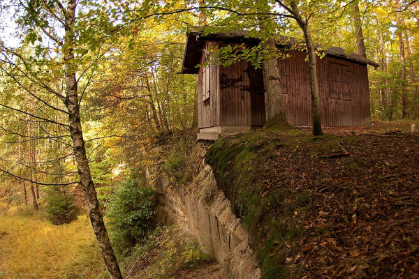Klicken Sie auf das Bild des Tages im Fotoportal: Schlierkopfhütte – © VDNMatze - Stromberg-Heuchelberg