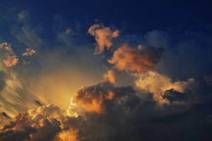 Klicken Sie auf das Bild des Tages im Fotoportal: Wolkengemälde – © VDNGerhard - Zittauer Gebirge