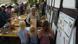 Baue dir ein Fledermaus-Sommerquartier