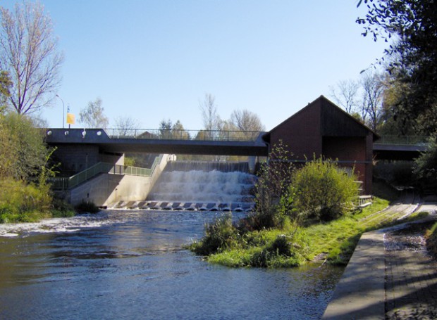Blick auf die Wehranlage im Jahre 2006