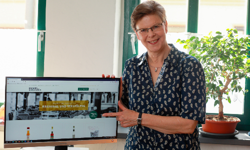 Theresia Stadtler-Philipp präsentiert ihren Onlinemarktplatz "Kramer und Konsorten" (C) Elbetalfotografie/neuland+