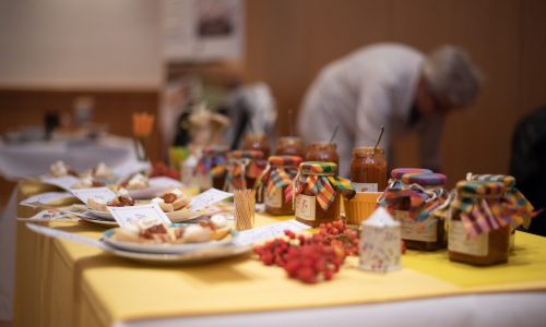 Verkostung Vogelbeer Relish 2020 500 Verkostung Vogelbeer Relish 2020 500 Regional und lecker: Die Vogelbeere auf dem Frühstücksbrötchen
