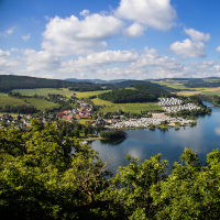 Naturpark Diemelsee: Ein See zwischen hohen Bergen