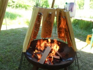 Foto Eiszeitmuseum1 Foto Eiszeitmuseum1 Eiszeitfrühstück mit Feuerlachs