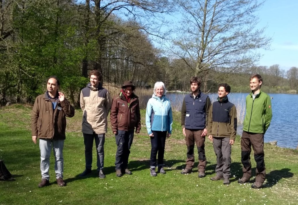 Staatssekretärin Dr. Dorit Kuhnt (4. von links) und die Ranger (von links) Uwe Schmidt, Nikolaus Wandrey, Martina Kallenberg, Robin Giesler, Jan-Eike Altpeter und David Bonz