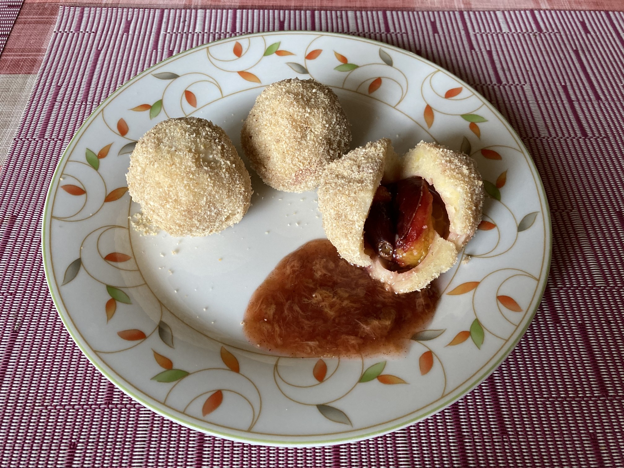 Rezept-Tipp von Anes Oma: Zwetschgen Knödel - Naturpark Oberer ...