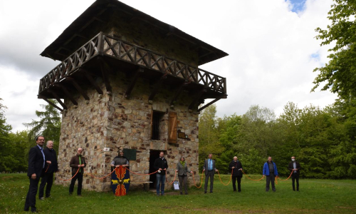 Textbild 2284Eroeffnung ViaMatt Textbild 2284Eroeffnung ViaMatt Von Idstein bis Wiesbaden Eröffnung des Qualitäts Wanderwegs „Via Mattiacorum“