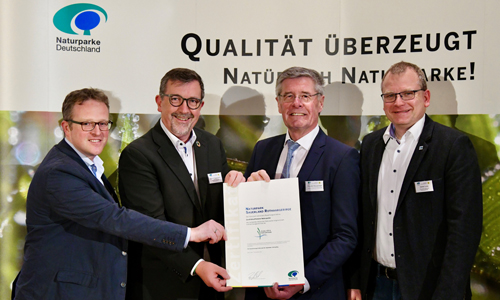 Auszeichnung innen Auszeichnung innen Auszeichnung für erfolgreiche Arbeit