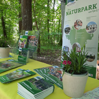 Der Naturpark Sauerland Rothaargebirge präsentierte sich mit einem Infostand und einer Bastelaktion zum vierten Tag der biologischen Vielfalt in Siegen-Wittgenstein (Foto: Naturpark Sauerland Rothaargebirge e.V.)