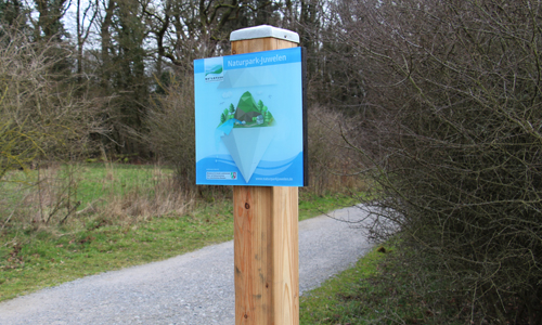 Die Juwelenplakette weist den Weg zum Naturparkjuwel Felsenmeer Die Juwelenplakette weist den Weg zum Naturparkjuwel Felsenmeer Neues Leitsystem im Naturparkjuwel „Felsenmeer“