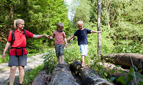 Foto Innenteil Leer Kinder Foto Innenteil Leer Kinder 20.07.2018: Mach mit! Waldolympiade für Kinder