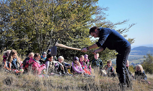 Foto Innenteil bergheide2 Foto Innenteil bergheide2 Schüler der Naturparkschule Hallenberg erforschen die Heide