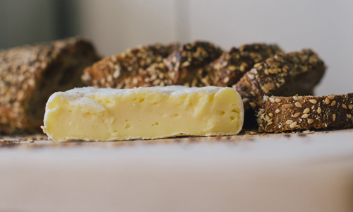 Naturparkführerin Anita Jung wird mit Euch backen, buttern und käsen (Foto: StockSnap | pixabay)