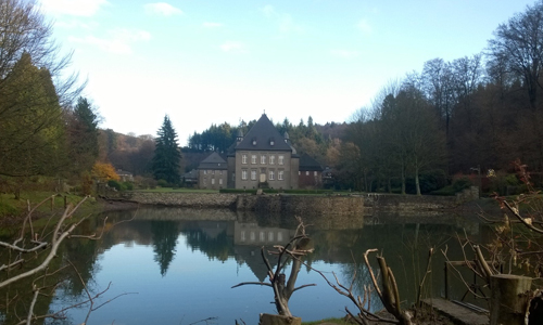 Das Wasserschloss Neuenhof zählt zu den geschichtsträchtigsten Orten des Märkischen Kreises (Foto: Alexander Neumann)