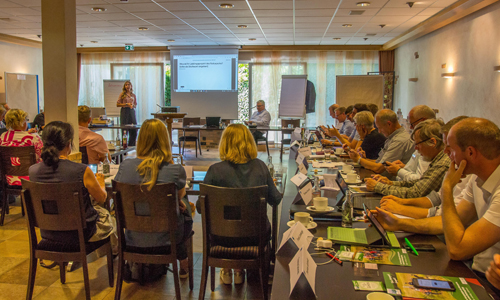 Knapp vierzig Teilnehmer waren der Workshop-Einladung gefolgt und trugen mit ihrem Engagement und ihrer Kreativität zu hervorragenden Ergebnissen bei (Foto: Naturpark Sauerland Rothaargebirge e.V. | Kerstin Prutti)