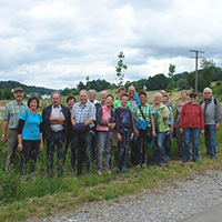 Gruppenbild eines Teils der Teilnehmer 2015 06 21 Blick zurück nach vorn   Naturparkführer*Innen berichten