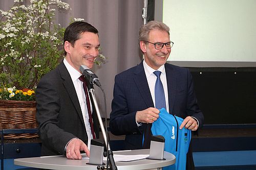 2019 04 12 Naturpark mit neuer Führungsspitze 2 2019 04 12 Naturpark mit neuer Führungsspitze 2 Klaus Mack ist neuer Naturpark Vorsitzender