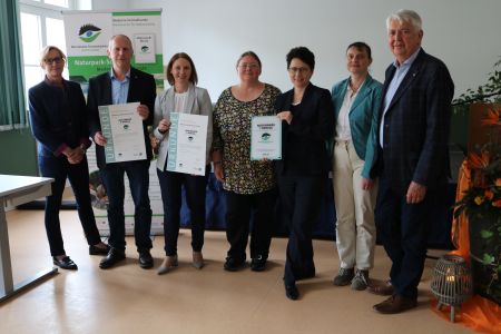 2022 04 29 Hornberg bekommt eine Naturpark Schule Nr. 1 2022 04 29 Hornberg bekommt eine Naturpark Schule Nr. 1 Fünf Naturpark Schulen innerhalb von vier Wochen ausgezeichnet