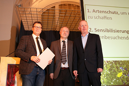 Zuwendungsbescheid02 Zuwendungsbescheid02 Minister übergab symbolischen Zuwendungsbescheid