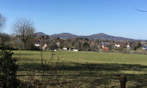 Eike Blick über Gratzfeld aufs Siebengebirge 500x300 Wülscheider Traumweg A3