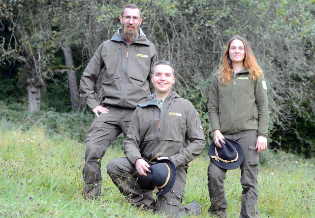 Die Naturpark-Ranger im Naturpark Spessart, v. l. n. r. Andreas Gries, Felix Kühne, Victoria Schuler (Foto Jennifer Weidle)