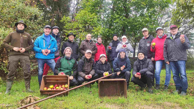 Die Teilnehmer der Apfelsaftaktion des Lions Club Marktheidenfeld-Laurentius 2022