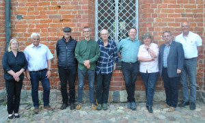 Das Team des neu gewählten Vorstandes des LPV Bettina Teiche, Hans Schäfer, Bernd Zimmermann, Bernd Ewert, Reinhard Brehe, Holger Kippenhahn, Dr. Kirsten Tackmann, Burkhard Schulz, Andreas Bergmann (v.l.n.r.) © Heiko Strobel