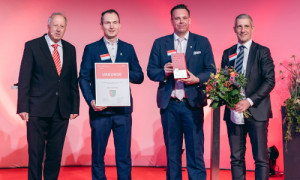Die glücklichen Preisträger 300x180 Amt Temnitz als Kommune des Jahres ausgezeichnet