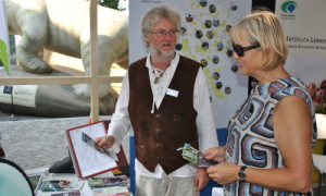 Natur- und Landschaftsführer Torsten Stelly informiert über die Kyritz-Ruppiner Heide.