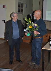 Bürgermeister Wolfgang Kielblock bedankt sich bei Dr. Wolfgang Henkel für sein Engagement als Fördervereinsvorsitzender.