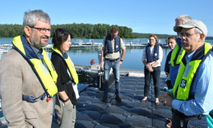 Prof. Gessner stellt die Forschungsmöglichkeit des Seelabors im Stechlin vor.