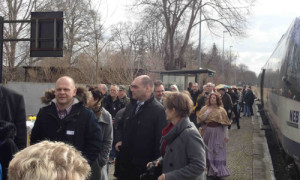 Großer Andrang zur Ankunft des Sonderzuges in Rheinsberg.