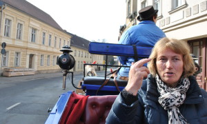 Unterwegs mit Marlies Fourmont und Ursula Wackrow durch das historische Rheinsberg.