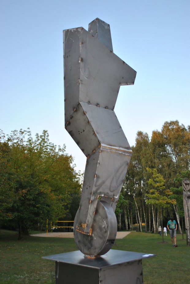 Der Ironmann - Stahlskulptur von Kuno Lomas