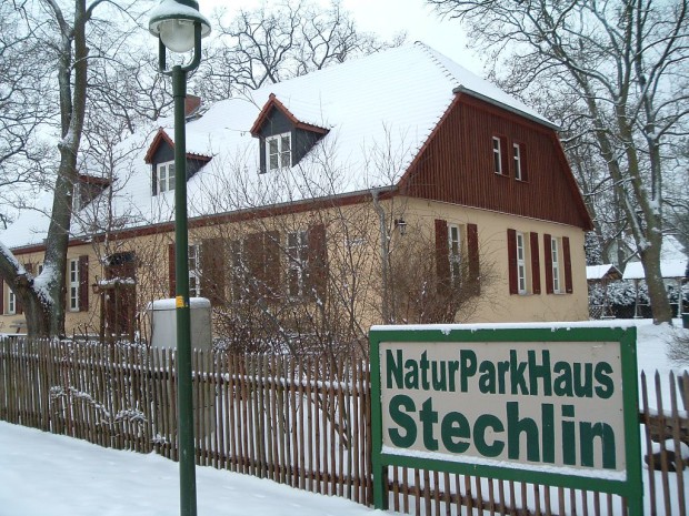 Besucherzentrum des Naturparks im Winterkleid