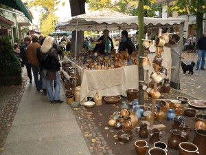 Auch Töpfer werden zum Kunsthandwerkermarkt kommen