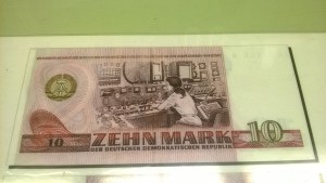 Die Blockwarte des KKW wurde als Abbildung auf der Rückseite des 10-Mark-Scheines der DDR verewigt.