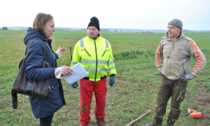 Die Lokalpresse im Interview mit Henrik Stamer vom Landschaftspflegeverband und Bürgermeister Bernd Müller.