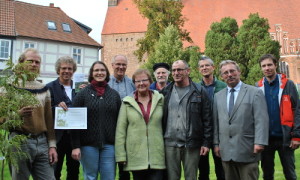 Gruppenfoto der Preisträger und Jury.