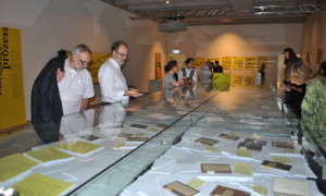 Gemeinsam wurde am Nachmittag die "fontane.200"-Ausstellung besucht.