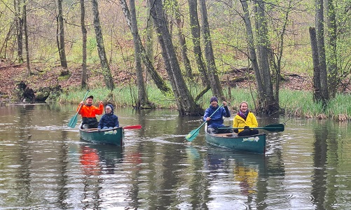 Anpaddeln und Müll sammeln