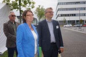 Umwelministerin Priska Hinz mit Landrat Ulrich Krebs und Uwe Hartmann beim Besuch der AG Hessischer Naturparkträger