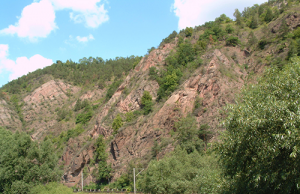 Die Bohlenwand in Obernitz - ein Nationaler Geotop im Geopark Schieferland, BA Beate Graumann