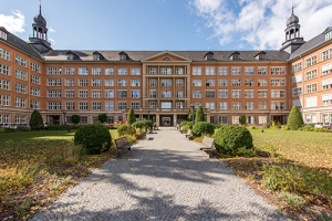 Thüringen Kliniken „Georgius Agricola“ GmbH – Kreiskrankenhaus Saalfeld // Wikipedia // Stephan Breidt