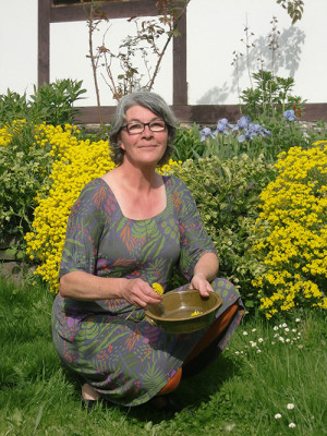 Antje Papst in ihrem Garten; Quelle Archiv Antje Papst