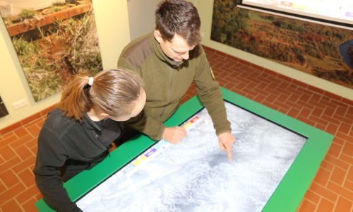 Digitaler Kartentisch Besucherinformationszentrum des Naturparks (in Stolpe an der Peene) © Mike Stegemann